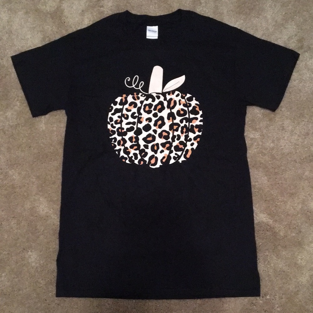 NWT Leopard Pumpkin Tee🐆